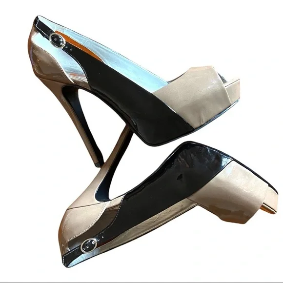 GUESS Tan and black Woman’s stilettos Size 8.5 - Picture 5 of 15